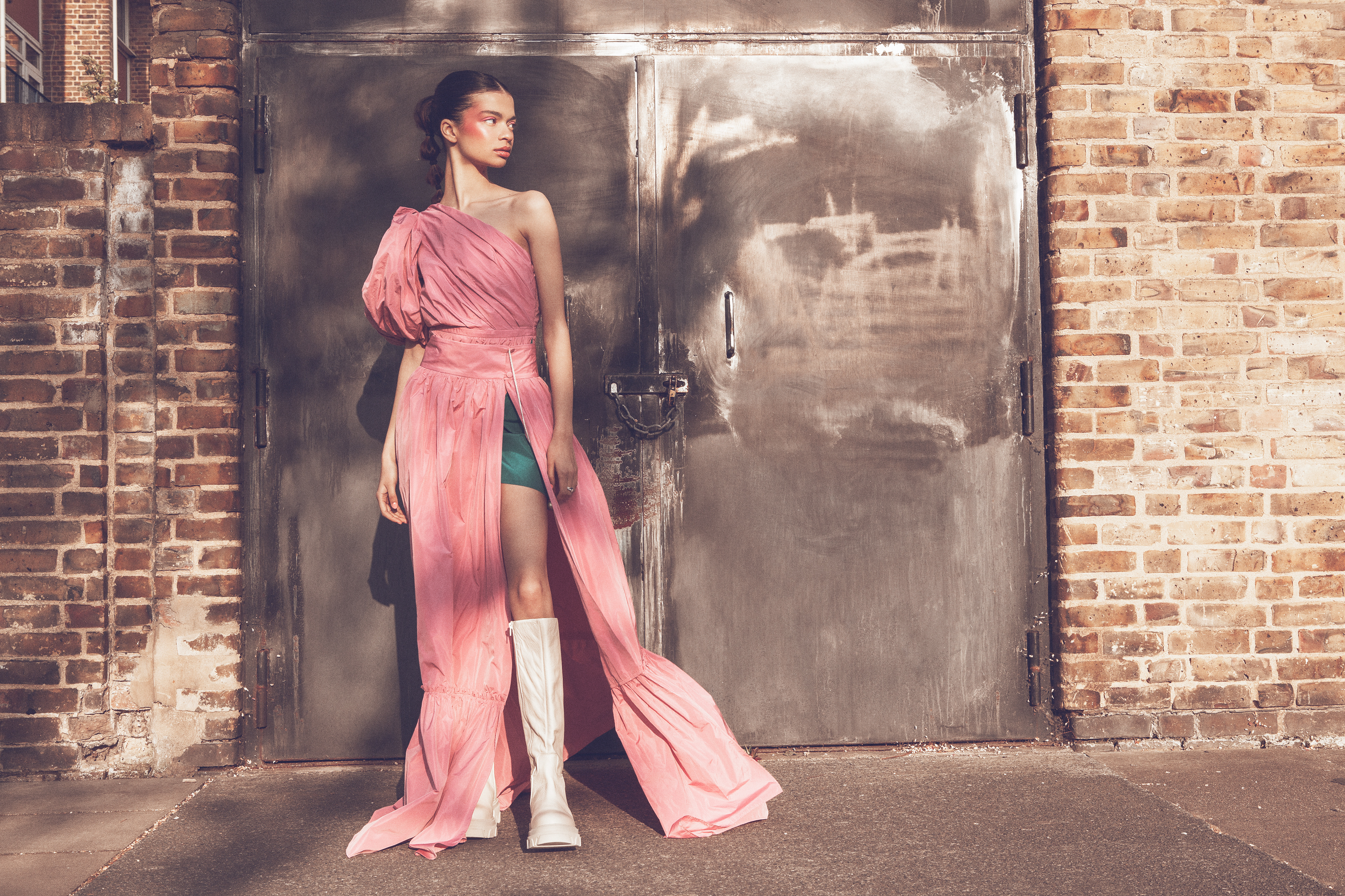 Fashion editorial photography — fěn 粉 for Anon Magazine, by Esther Delgado, Barcelona fashion photographer