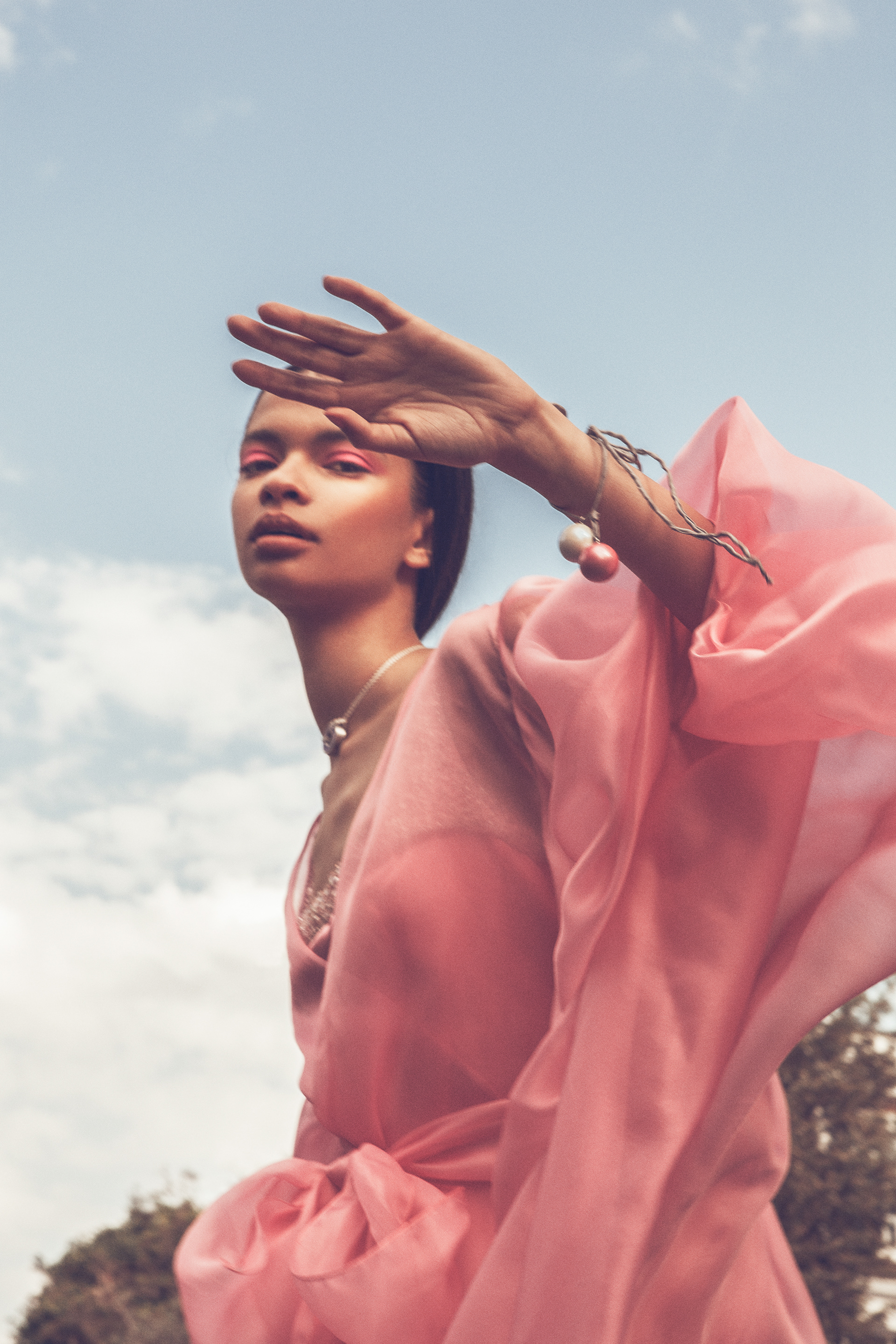 Fashion editorial photography — fěn 粉 for Anon Magazine, by Esther Delgado, Barcelona fashion photographer