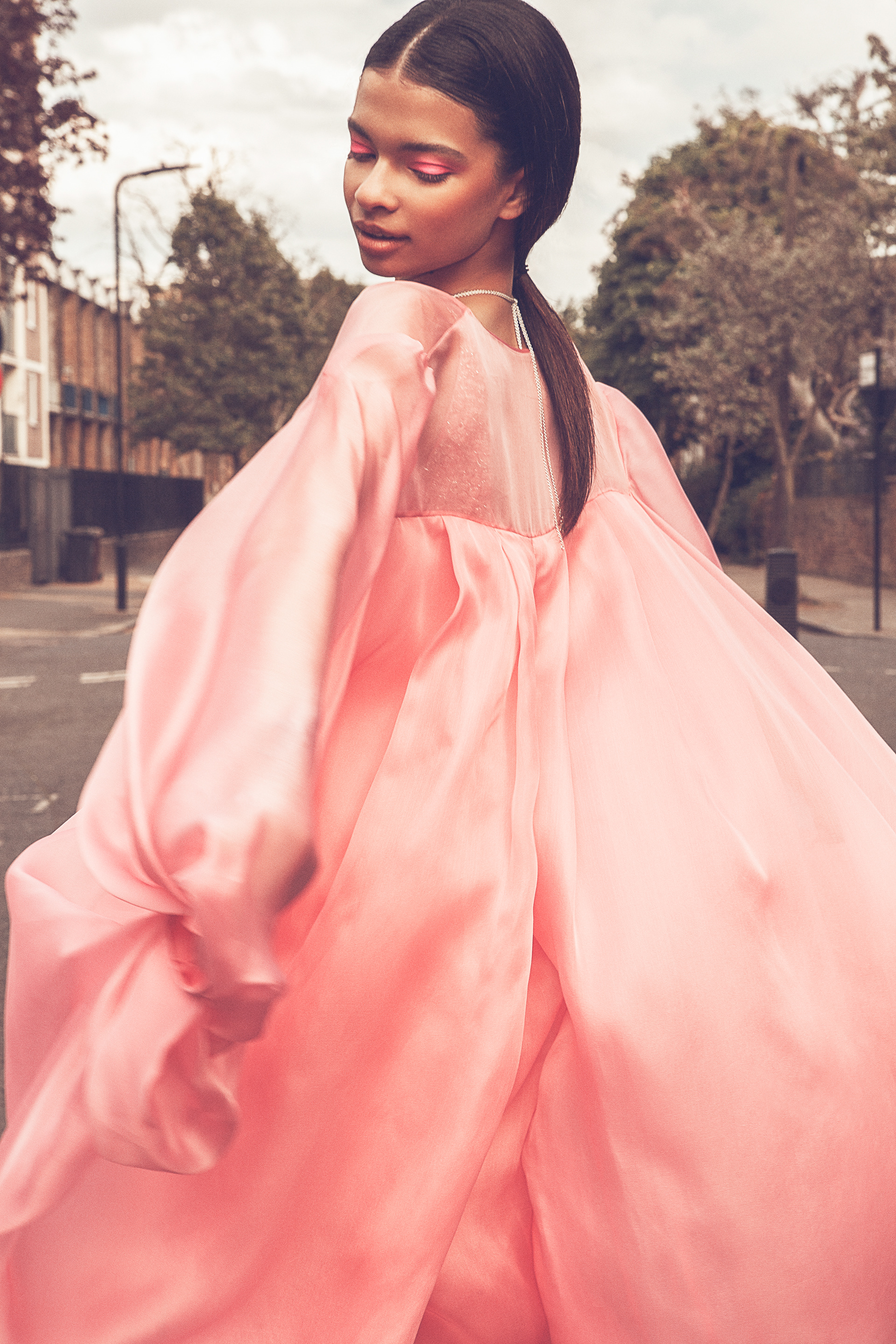 Fashion editorial photography — fěn 粉 for Anon Magazine, by Esther Delgado, Barcelona fashion photographer