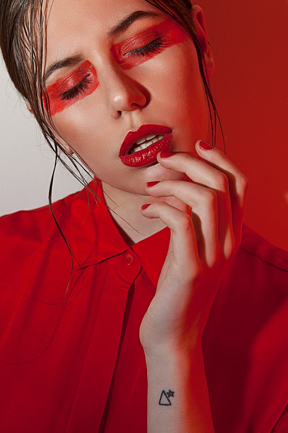 Fashion editorial photography — F***ing Valentine for Hacid Magazine, by Esther Delgado, Barcelona fashion photographer