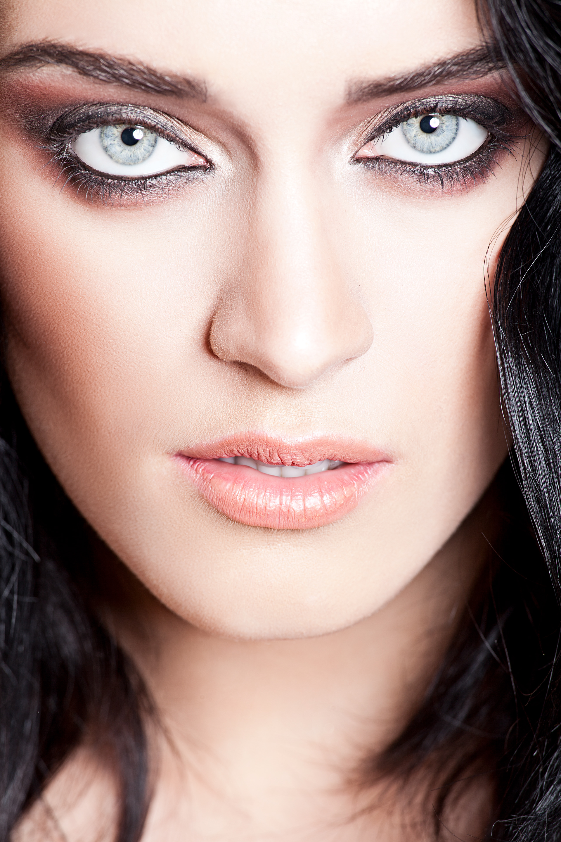 Fashion editorial photography — I am Isabelle for Tinsel Tokyo Magazine, by Esther Delgado, Barcelona fashion photographer