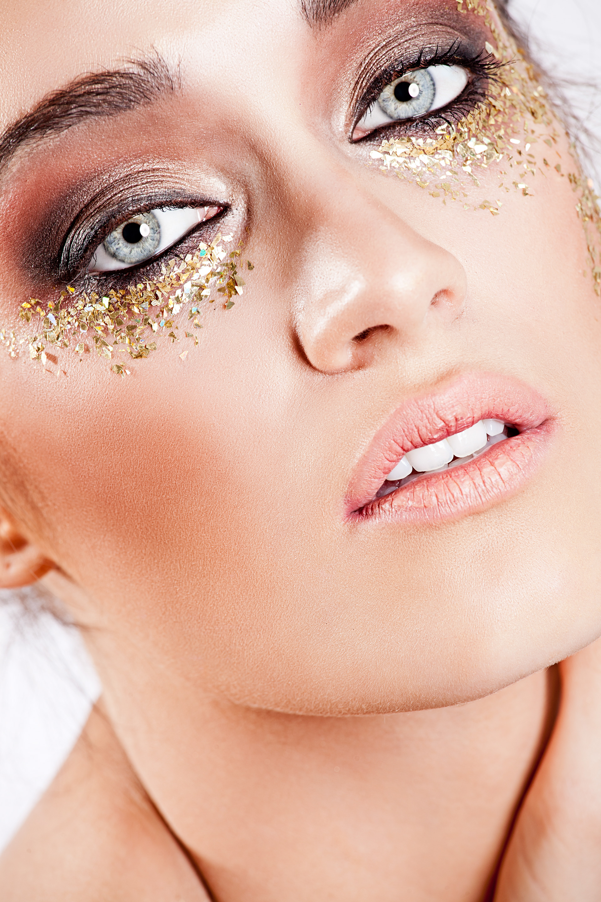 Fashion editorial photography — I am Isabelle for Tinsel Tokyo Magazine, by Esther Delgado, Barcelona fashion photographer