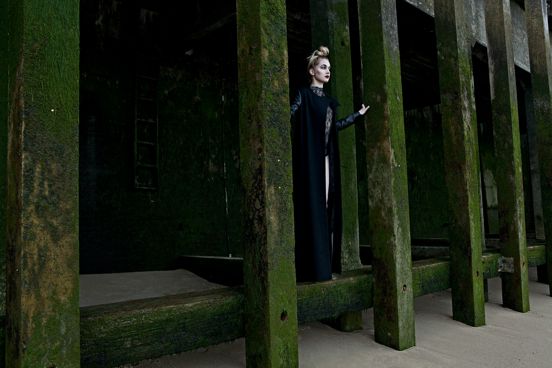 Fashion editorial photography — Queen of Ravens for Just Magazine, by Esther Delgado, Barcelona fashion photographer