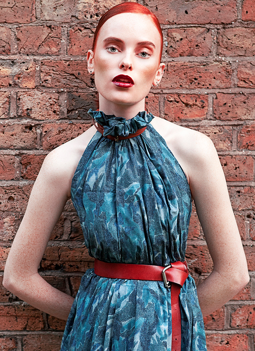 Fashion editorial photography — Red All About It! for Bisous Magazine, by Esther Delgado, Barcelona fashion photographer