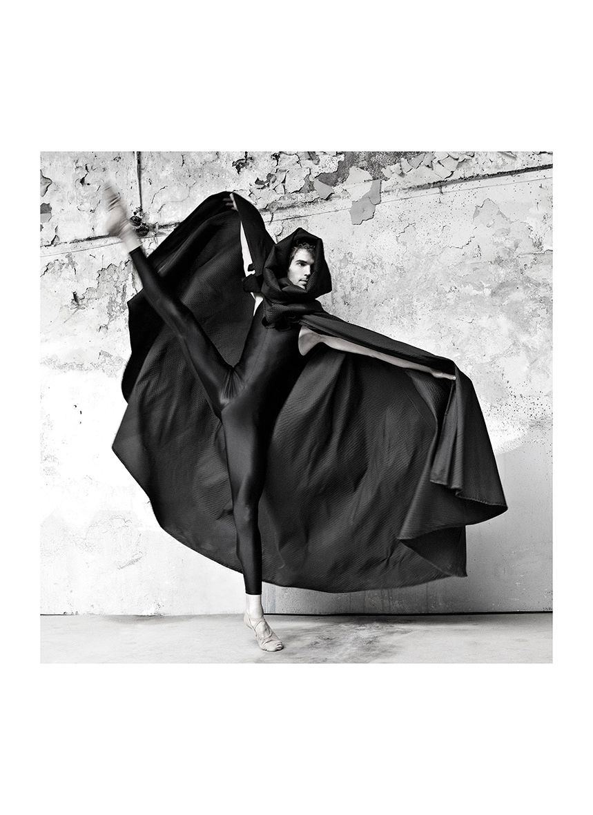 Fashion editorial photography — Summer Dream Night for Sposa Moderna, by Esther Delgado, Barcelona fashion photographer