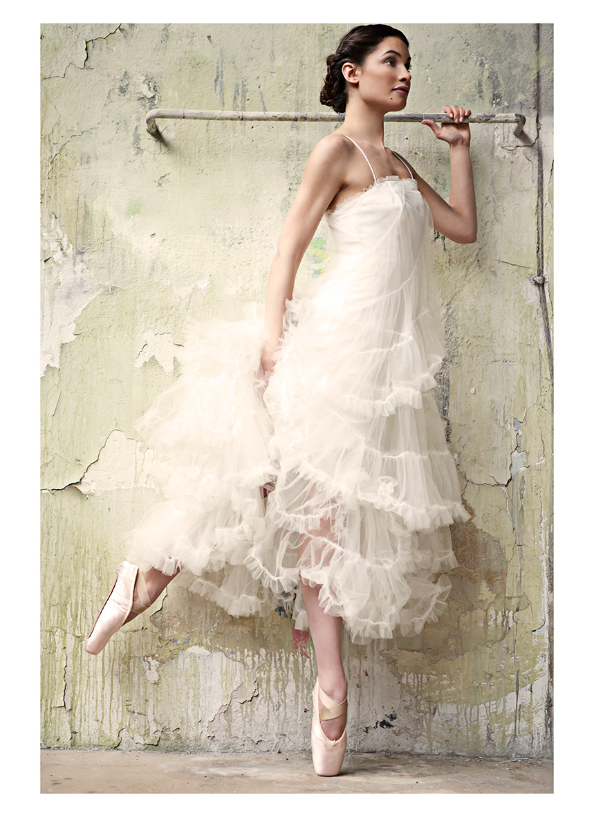 Fashion editorial photography — Summer Dream Night for Sposa Moderna, by Esther Delgado, Barcelona fashion photographer