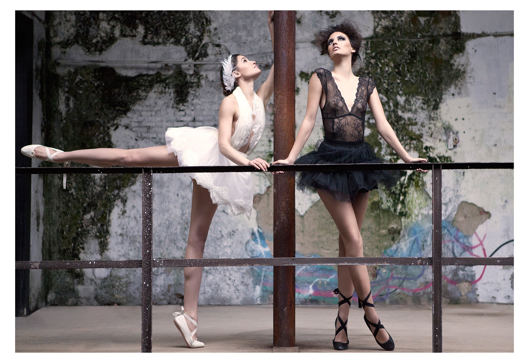 Fashion editorial photography — Summer Dream Night for Sposa Moderna, by Esther Delgado, Barcelona fashion photographer