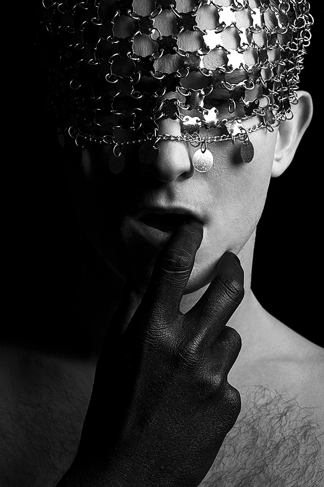 Fashion editorial photography — Warriors for HUF Magazine, by Esther Delgado, Barcelona fashion photographer
