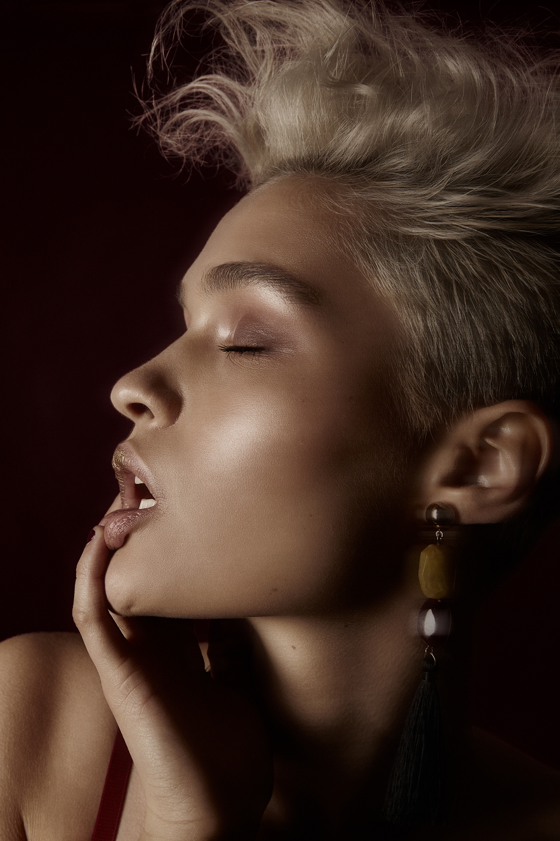 Fashion editorial photography — Yo Soy Ella for This Bitch Magazine, by Esther Delgado, Barcelona fashion photographer
